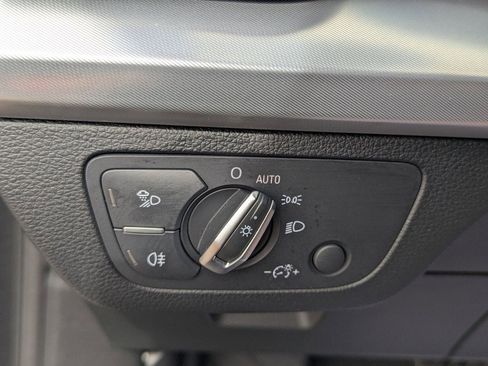 Used 2025 Audi Q5 2.0T Premium image 32