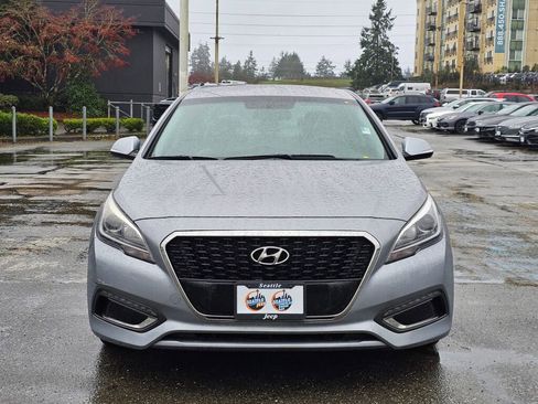Used 2016 Hyundai Sonata SE image 2