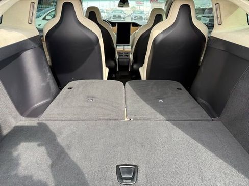 Used 2018 Tesla Model X 75D image 18