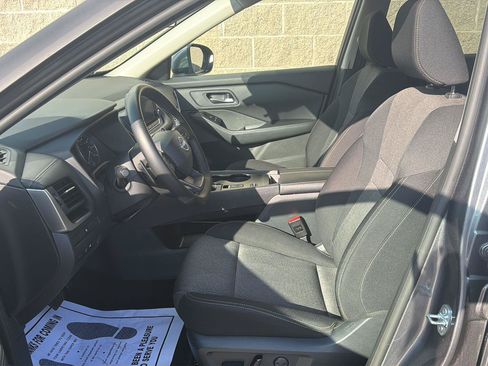 Used 2025 Nissan Rogue SV FWD image 6