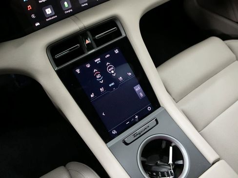 Certified 2025 Porsche Taycan image 21