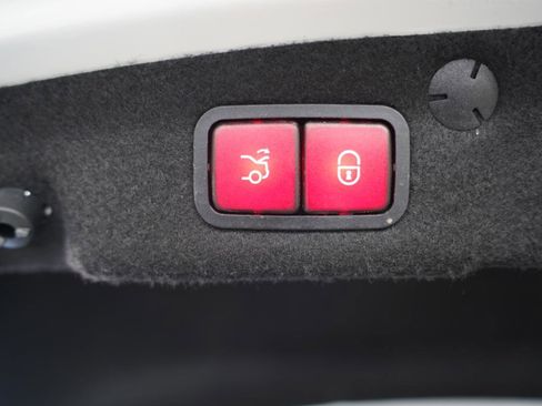 Used 2020 Mercedes-Benz C 300 Sedan image 38