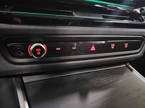 Certified 2025 BMW i4 xDrive40i w/ Premium Package image 19