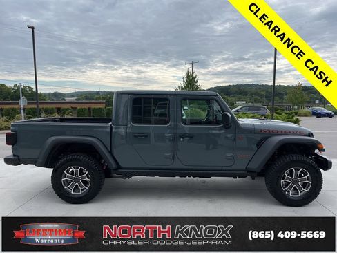New 2025 Jeep Gladiator Mojave w/ Convenience Group image 21