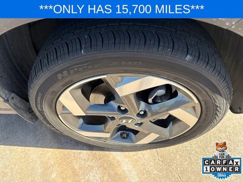 Used 2024 Hyundai Venue SEL FWD image 32