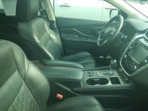 Used 2019 Nissan Murano Platinum image 3