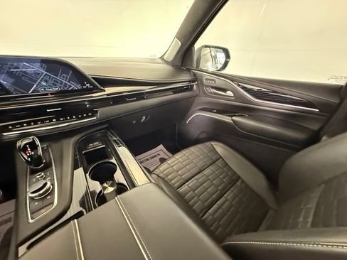 Used 2023 Cadillac Escalade V AWD/4WD image 38