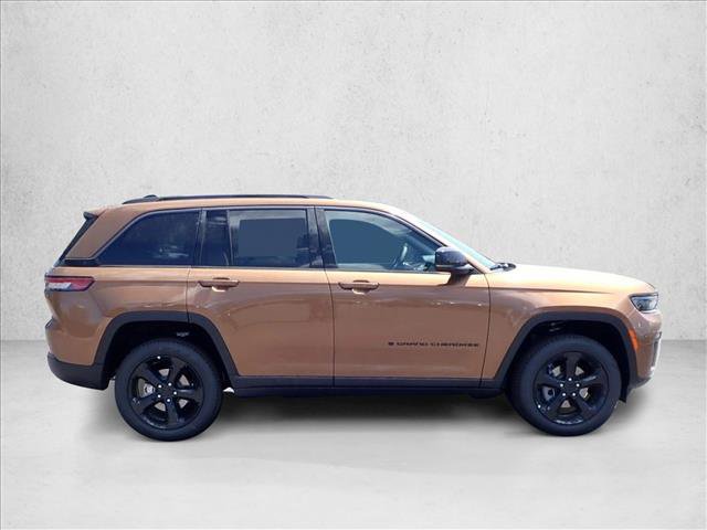 New 2026 Jeep Grand Cherokee Limited w/ Limited Altitude Package AWD/4WD image 5