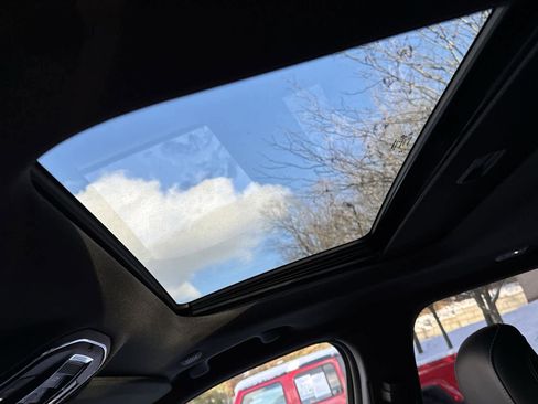 Used 2023 Jeep Grand Cherokee Altitude image 15