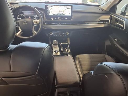 Used 2025 Mitsubishi Outlander SE AWD/4WD image 19
