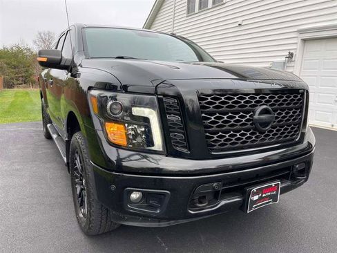 Used 2018 Nissan Titan SV w/ SV Convenience Package image 48