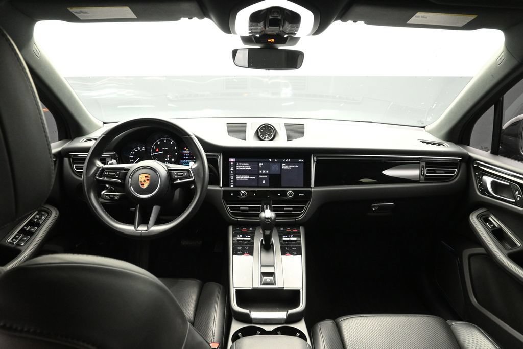 Certified 2023 Porsche Macan AWD/4WD image 18