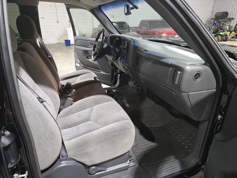 Used 2007 Chevrolet Silverado 2500 LT w/ Snow Plow Prep Package image 35