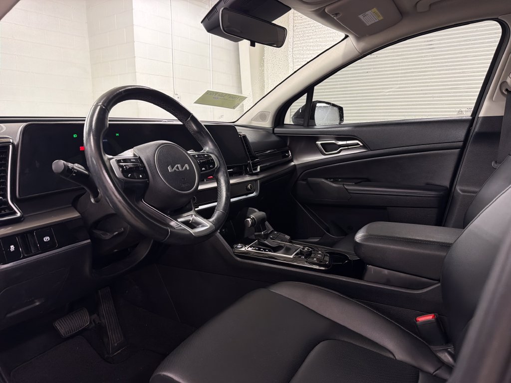 Used 2023 Kia Sportage EX FWD image 6