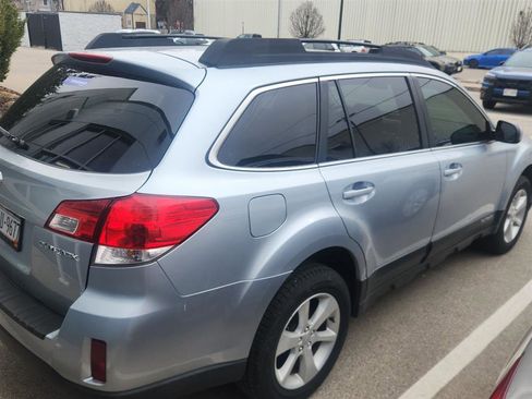 Used 2013 Subaru Outback 2.5i Premium w/ All-Weather Pkg image 4
