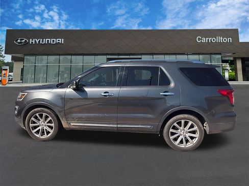 Used 2017 Ford Explorer Limited w/ Equipment Group 301A FWD image 8