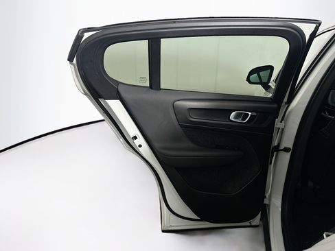 Used 2023 Volvo C40 P8 Recharge Plus AWD/4WD image 27