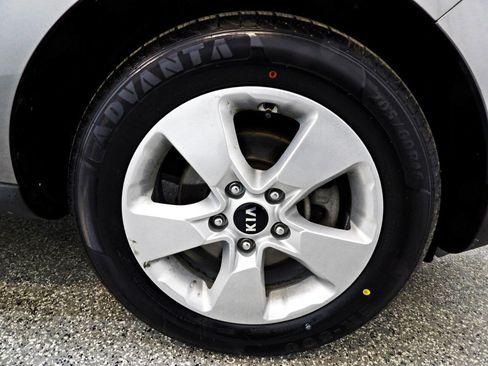 Used 2017 Kia Soul Base 4dr Crossover 6A image 20