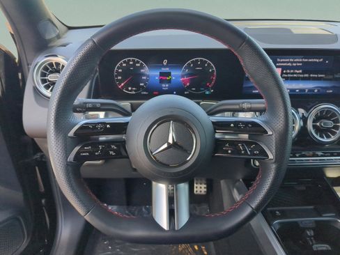 Certified 2025 Mercedes-Benz GLB 250 image 22