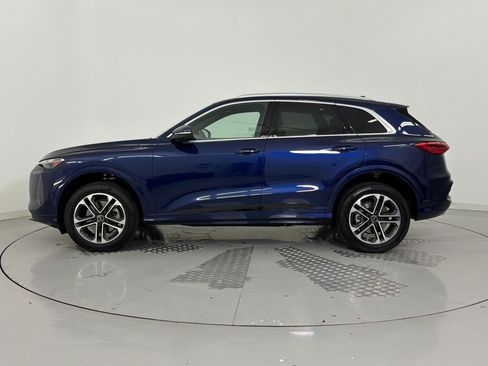 Certified 2025 Audi Q5 Premium w/ Convenience Package AWD/4WD image 2