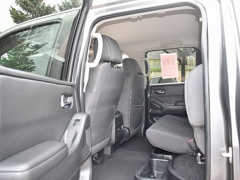 Certified 2023 Nissan Frontier SV image 23