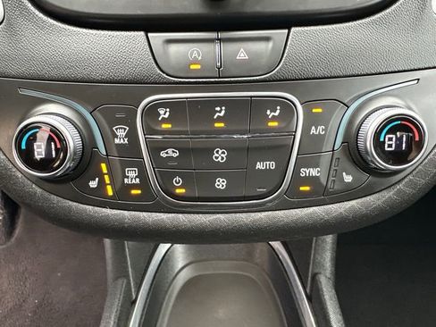 Used 2023 Chevrolet Malibu LT image 32