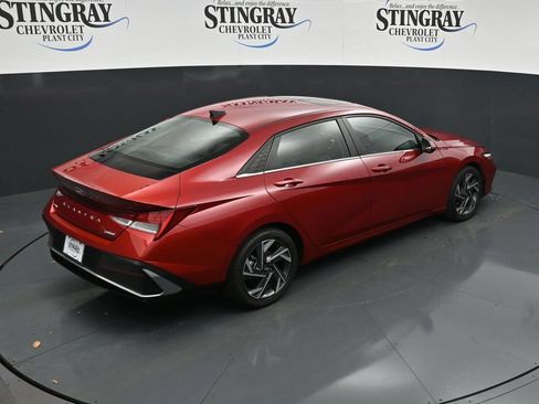 Used 2025 Hyundai Elantra Limited FWD image 24