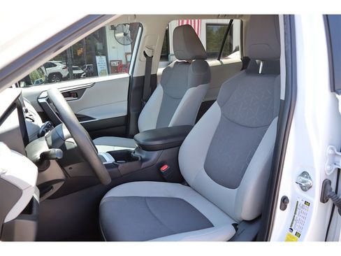 Used 2023 Toyota RAV4 XLE FWD image 19
