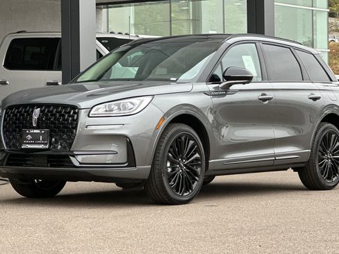 New 2025 Lincoln Corsair Reserve w/ Equipment Group 202A image 7