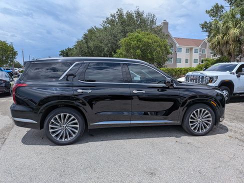 Used 2024 Hyundai Palisade Calligraphy AWD/4WD image 3