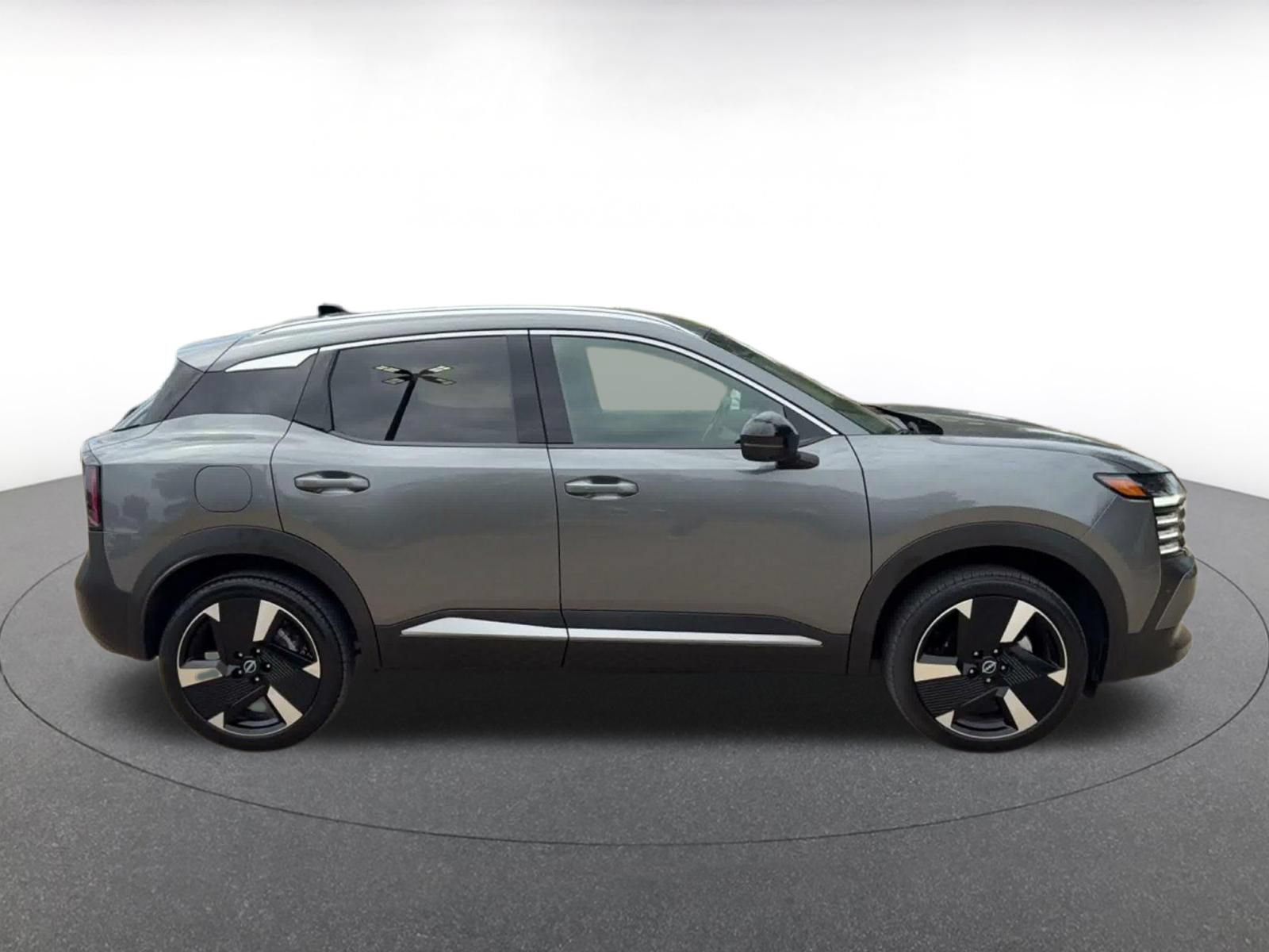 Used 2026 Nissan Kicks SR AWD/4WD image 15