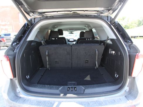 Used 2023 Ford Explorer XLT w/ Equipment Group 202A image 12