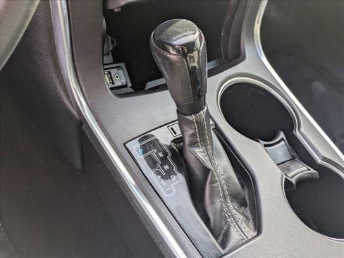 Used 2017 Toyota Camry SE image 21