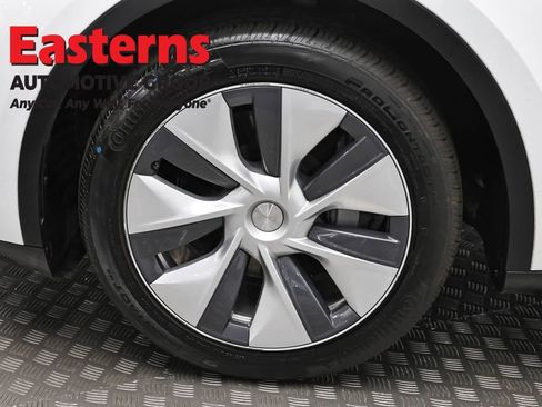 Used 2023 Tesla Model Y Long Range image 26