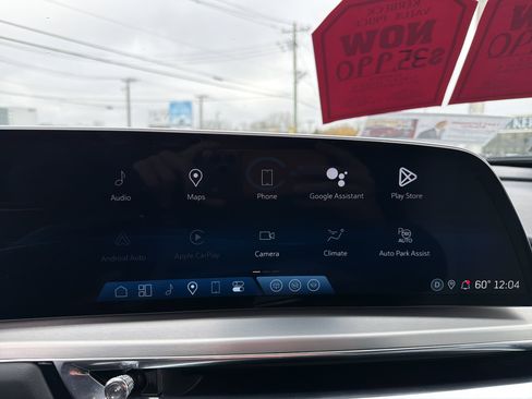 Used 2024 Cadillac Lyriq Luxury image 15