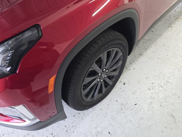 Used 2023 Chevrolet Traverse RS AWD/4WD image 9