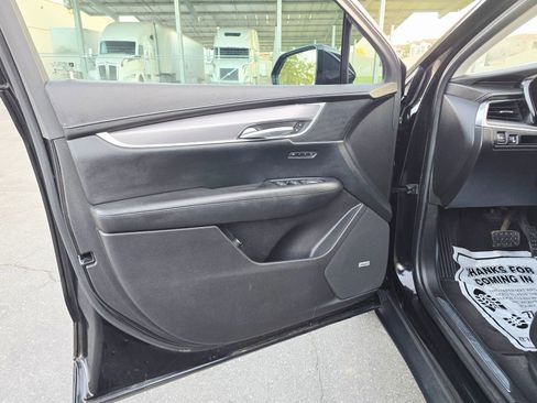 Used 2017 Cadillac XT5 Luxury w/ Driver Awareness Package image 12