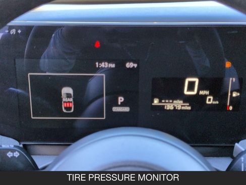 Certified 2025 Nissan Kicks SV image 18