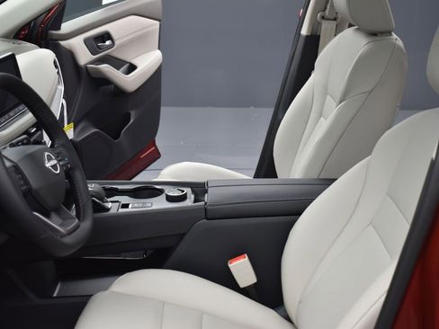 New 2026 Nissan Rogue SV w/ SV Premium Package image 18