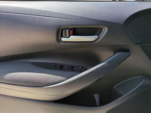 Used 2021 Toyota Corolla LE FWD image 11