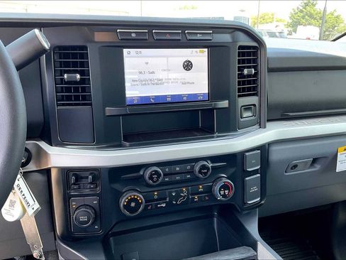 Used 2024 Ford F350 XLT w/ XLT Value Package AWD/4WD image 16