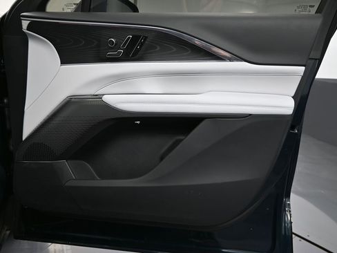 Used 2024 Cadillac Lyriq Luxury image 47