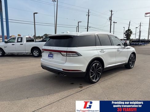 Used 2023 Lincoln Aviator Reserve w/ Equipment Group 201A image 8