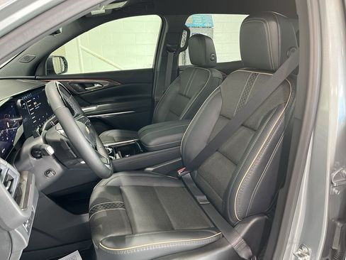 New 2026 Chevrolet Traverse High Country w/ LPO, Floor Liner Package FWD image 14