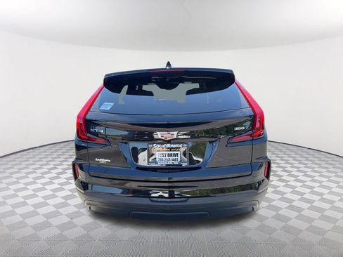 Used 2024 Cadillac XT4 Luxury w/ Cold Weather Package FWD image 6