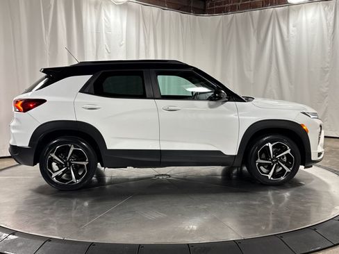 Used 2021 Chevrolet TrailBlazer RS w/ Sun and Liftgate Package AWD/4WD image 6