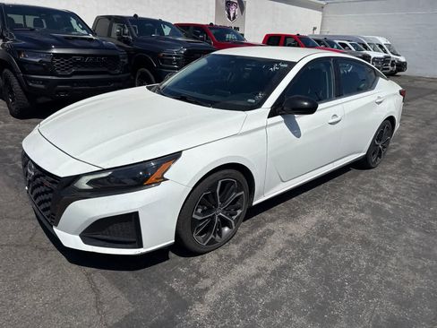 Used 2024 Nissan Altima 2.5 SR FWD image 22