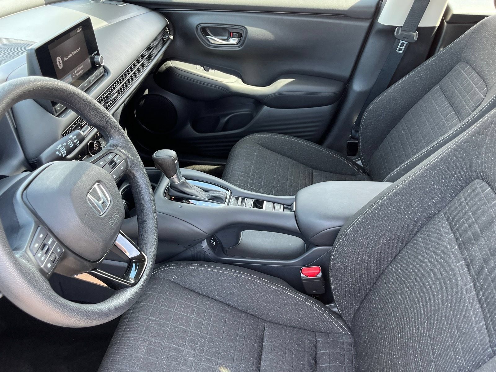 Used 2025 Honda HR-V LX image 17