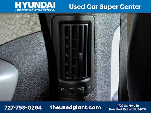 Used 2015 Hyundai Santa Fe Sport FWD image 15