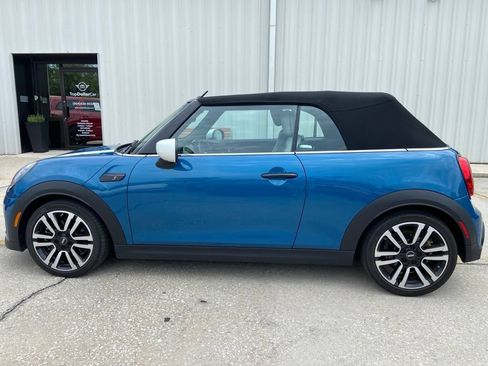 Used 2024 MINI Cooper S w/ Signature Upholstery Package FWD image 2